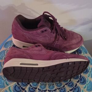 Mens Nike Purple Sneakers